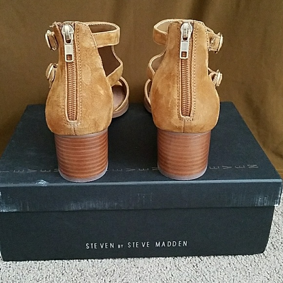 Shoes - Picture 4 of 5